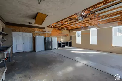 8613 S Vaquero Dr E, Sandy, UT 84094 - Photo 20