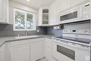 3898 S Bonniewood Dr, West Valley, UT 84119 - Photo 10