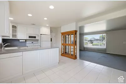 3898 S Bonniewood Dr, West Valley, UT 84119 - Photo 8