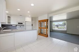 3898 S Bonniewood Dr, West Valley, UT 84119 - Photo 8