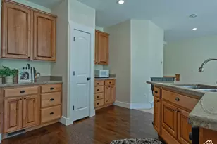 4476 S Archer Gardens Ct E, Salt Lake City, UT 84117 - Photo 16
