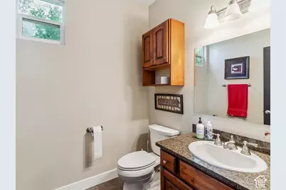 922 S 1760 W, Syracuse, UT 84075 - Photo 34