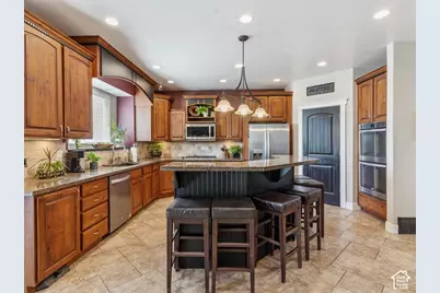 922 S 1760 W, Syracuse, UT 84075 - Photo 14