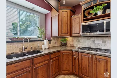 922 S 1760 W, Syracuse, UT 84075 - Photo 18