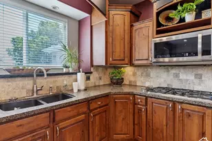 922 S 1760 W, Syracuse, UT 84075 - Photo 18