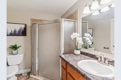 922 S 1760 W, Syracuse, UT 84075 - Photo 32