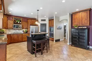 922 S 1760 W, Syracuse, UT 84075 - Photo 12