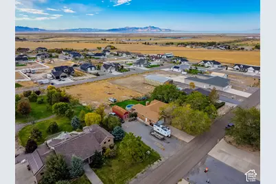 7283 N Adobe Ln, Lake Point, UT 84074 - Photo 6