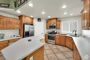 7283 N Adobe Ln, Lake Point, UT 84074 - Photo 18