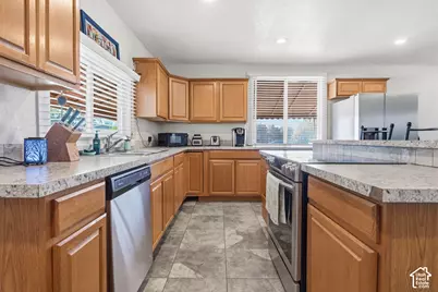 642 W 25th St, Ogden, UT 84401 - Photo 6