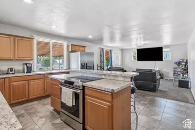 642 W 25th St, Ogden, UT 84401 - Photo 4
