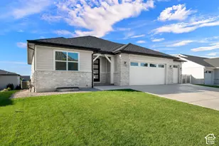 735 E 2750 N, North Ogden, UT 84414 - Photo 2