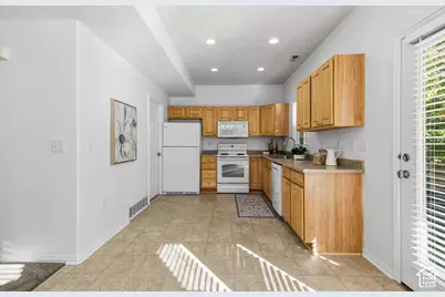 14483 S Stone Stream St, Herriman, UT 84096 - Photo 8
