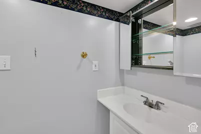 4193 S 1865 E, Holladay, UT 84124 - Photo 34