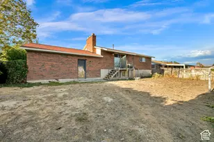 2261 W Ledgewood Dr, Taylorsville, UT 84129 - Photo 18