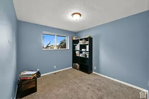 2261 W Ledgewood Dr, Taylorsville, UT 84129 - Photo 10