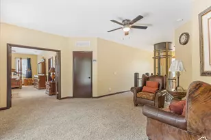 422 S Maryfield Dr, Salt Lake City, UT 84108 - Photo 16