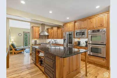 422 S Maryfield Dr, Salt Lake City, UT 84108 - Photo 4