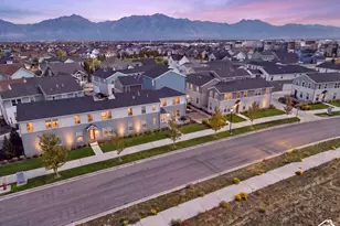 10499 S Liv Way, South Jordan, UT 84009 - Photo 4