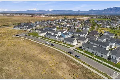 10499 S Liv Way, South Jordan, UT 84009 - Photo 40