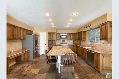 690 Liston Cir, Kaysville, UT 84037 - Photo 4