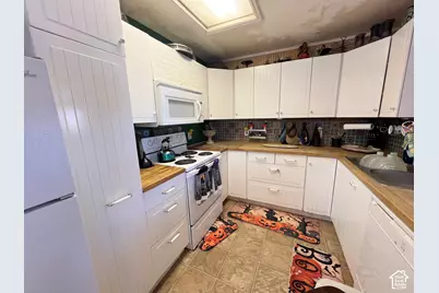 32452 W 5460 S, Duchesne, UT 84021 - Photo 10