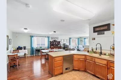 565 E 300 S, Pleasant Grove, UT 84062 - Photo 12