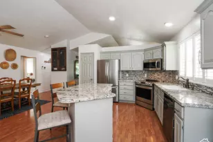 557 E Villager Ln, Midvale, UT 84047 - Photo 30