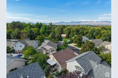 557 E Villager Ln, Midvale, UT 84047 - Photo 18