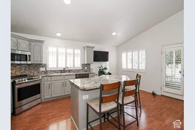 557 E Villager Ln, Midvale, UT 84047 - Photo 32