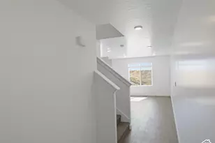 924 E Edinburgh Ave, Lehi, UT 84048 - Photo 2
