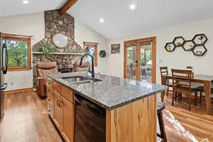 2275 E 6200 S, Holladay, UT 84121 - Photo 58