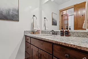 2275 E 6200 S, Holladay, UT 84121 - Photo 44
