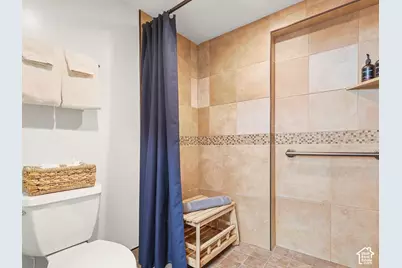 2275 E 6200 S, Holladay, UT 84121 - Photo 26