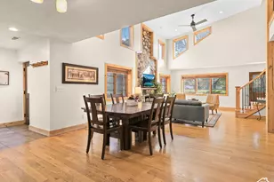 2275 E 6200 S, Holladay, UT 84121 - Photo 12