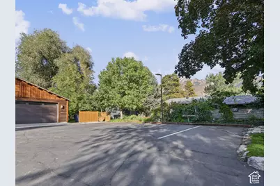 2275 E 6200 S, Holladay, UT 84121 - Photo 82