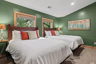 2275 E 6200 S, Holladay, UT 84121 - Photo 46