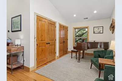2275 E 6200 S, Holladay, UT 84121 - Photo 38
