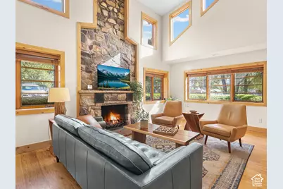 2275 E 6200 S, Holladay, UT 84121 - Photo 8