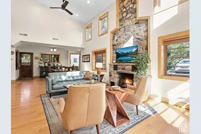 2275 E 6200 S, Holladay, UT 84121 - Photo 6