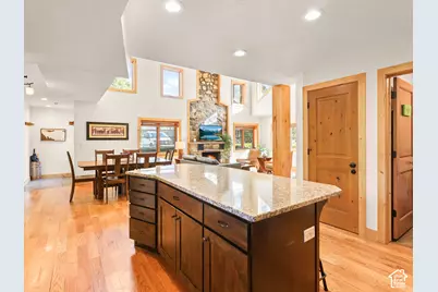 2275 E 6200 S, Holladay, UT 84121 - Photo 18