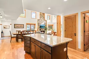 2275 E 6200 S, Holladay, UT 84121 - Photo 18