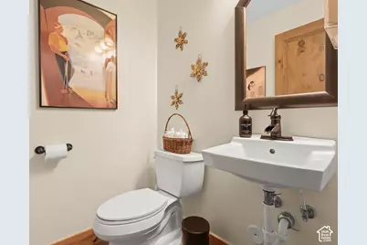 2275 E 6200 S, Holladay, UT 84121 - Photo 28