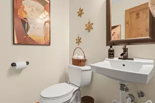 2275 E 6200 S, Holladay, UT 84121 - Photo 28