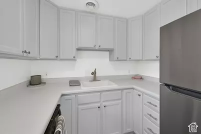 932 E 700 S #9, Salt Lake City, UT 84102 - Photo 10