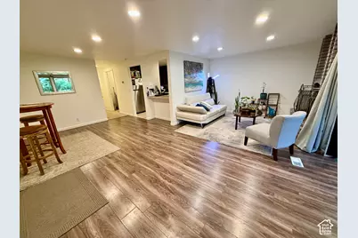 8120 S Cottonwood Hills Cir, Sandy, UT 84094 - Photo 6