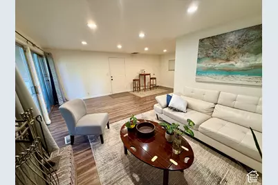 8120 S Cottonwood Hills Cir, Sandy, UT 84094 - Photo 8