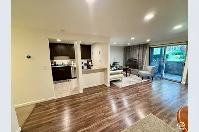 8120 S Cottonwood Hills Cir, Sandy, UT 84094 - Photo 10