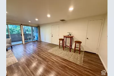 8120 S Cottonwood Hills Cir, Sandy, UT 84094 - Photo 12