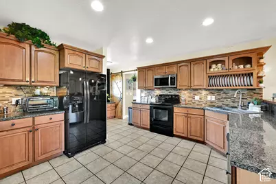 849 Saint Andrews Dr, Syracuse, UT 84075 - Photo 18